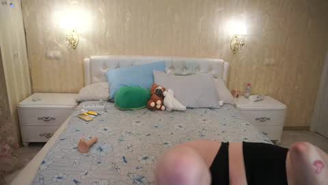 Luna online show from April 15, 5:42 pm