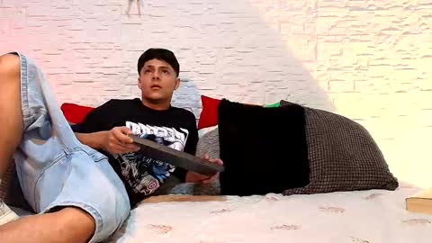 Snapshot of elias_salvatore_ chatting on May 25, 2:50 am elias_salvatore_ online show from May 25, 2:50 am