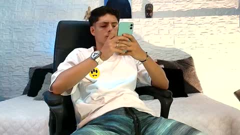 Snapshot of elias_salvatore_ chatting on May 28, 2:47 pm elias_salvatore_ online show from May 28, 2:47 pm