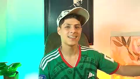 Snapshot of elias_salvatore_ chatting on June 25, 2:32 pm elias_salvatore_ online show from June 25, 2:32 pm