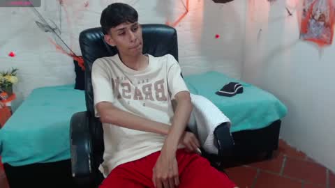 E L I A S online show from December 4, 4:21 am