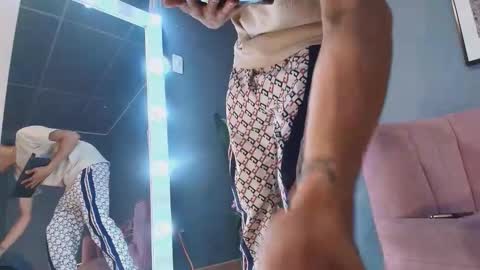 Snapshot of eliasthunder chatting on October 16, 9:27 pm eliasthunder online show from October 16, 9:27 pm