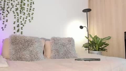 Snapshot of elicortes_ chatting on May 15, 11:34 pm Eli online show from May 15, 11:34 pm