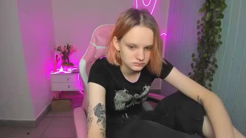elieiza_xo online show from October 19, 9:21 am