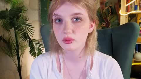 Ellie online show from April 10, 5:45 am