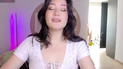 Snapshot of eliiih_ chatting on July 6, 4:20 pm eliiih_ online show from July 6, 4:20 pm