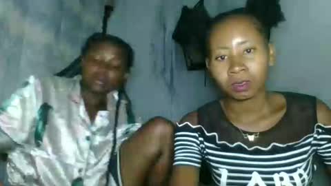 Snapshot of elina981 chatting on February 3, 6:40 am elina981 online show from February 3, 6:40 am