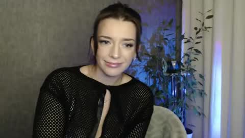 Elina online show from December 17, 12:01 am