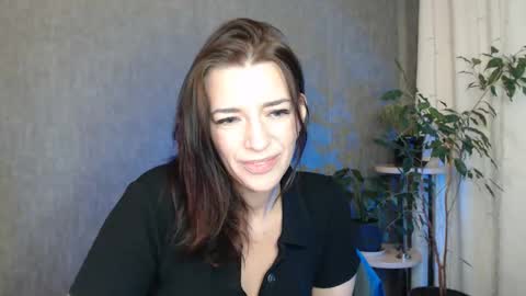 Snapshot of elinapretty chatting on June 4, 10:49 pm Elina online show from June 4, 10:49 pm