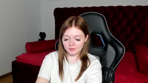 elinavale online show from June 10, 5:34 pm