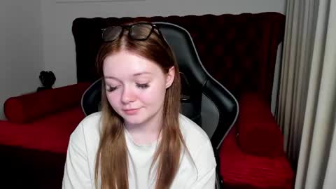 elinavale online show from June 12, 5:34 pm