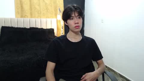 Snapshot of elio_collem chatting on February 23, 9:00 am ELIO online show from February 23, 9:00 am