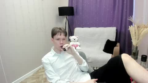 Snapshot of eliotmars chatting on May 19, 6:53 am eliotmars online show from May 19, 6:53 am