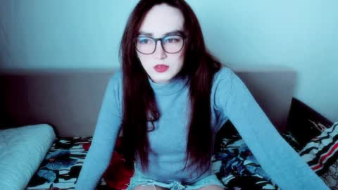 Snapshot of elisa_2001 chatting on May 5, 8:33 am Liza online show from May 5, 8:33 am