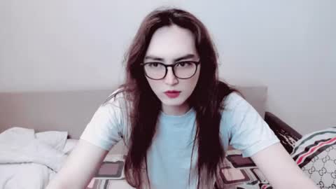 Snapshot of elisa_2001 chatting on June 12, 5:50 am Liza online show from June 12, 5:50 am