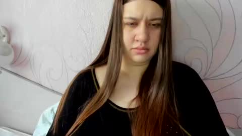 Snapshot of elisa_kollin chatting on February 9, 9:58 am Aletta Oushen online show from February 9, 9:58 am