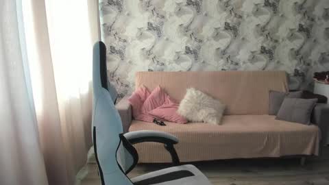 Snapshot of elisa_kollin chatting on October 19, 9:10 am Aletta Oushen online show from October 19, 9:10 am