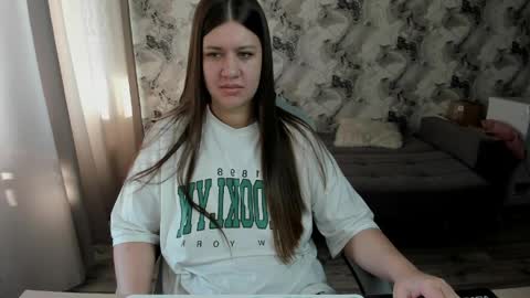 Aletta Oushen online show from April 8, 10:37 am