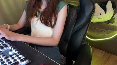 Snapshot of elisa_north chatting on March 12, 1:58 am Elisa North online show from March 12, 1:58 am