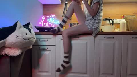 Snapshot of elisa_north chatting on September 19, 4:07 pm Elisa North online show from September 19, 4:07 pm