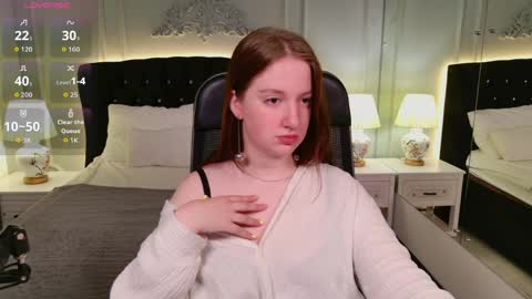 Snapshot of elisabeth_binder chatting on June 4, 4:18 am your sweet Lisa online show from June 4, 4:18 am