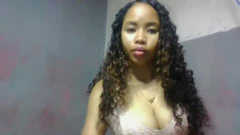 elisabethee online show from April 26, 6:27 pm