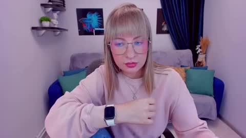 Snapshot of elisabethmills chatting on January 7, 12:20 pm Elisabeth online show from January 7, 12:20 pm