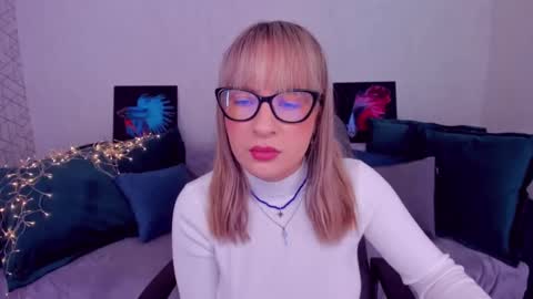 Snapshot of elisabethmills chatting on February 23, 11:22 am Elisabeth online show from February 23, 11:22 am