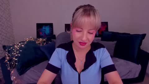 Snapshot of elisabethmills chatting on March 1, 2:55 pm Elisabeth online show from March 1, 2:55 pm