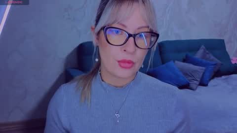 Snapshot of elisabethmills chatting on September 14, 6:29 pm Elisabeth online show from September 14, 6:29 pm