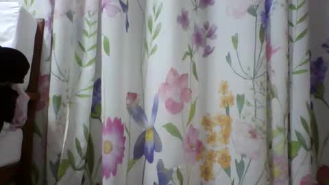 Snapshot of elisacich chatting on March 3, 7:42 pm elisacich online show from March 3, 7:42 pm