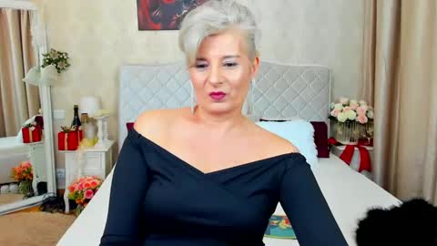 Snapshot of elisarosse_ chatting on January 1, 9:41 pm Elissa online show from January 1, 9:41 pm
