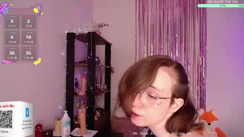 Snapshot of elise_nyx chatting on February 6, 11:02 am elise_nyx online show from February 6, 11:02 am
