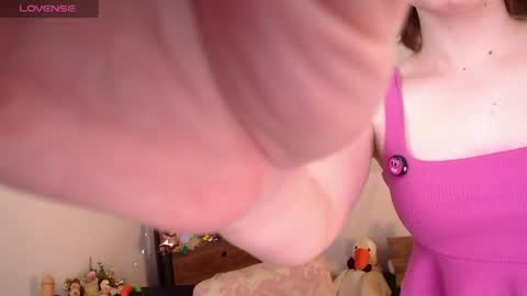 Snapshot of elise_nyx chatting on May 5, 12:35 pm elise_nyx online show from May 5, 12:35 pm