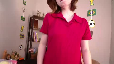 Snapshot of elise_nyx chatting on June 25, 1:59 pm elise_nyx online show from June 25, 1:59 pm