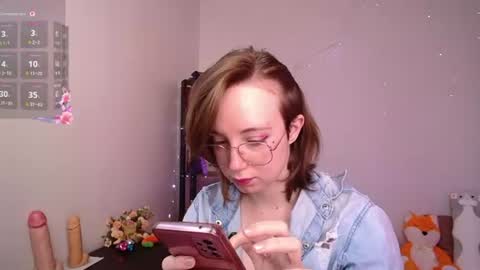 Snapshot of elise_nyx chatting on July 10, 11:57 am elise_nyx online show from July 10, 11:57 am