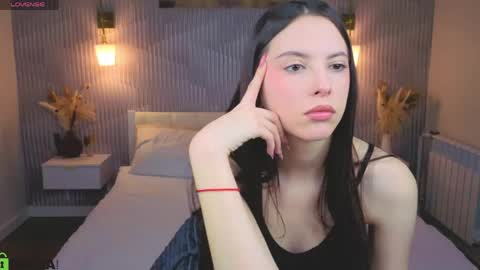 Snapshot of elise_robbie chatting on April 23, 1:07 am Elise online show from April 23, 1:07 am