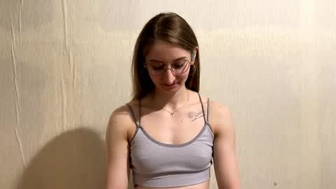 Elisabet online show from April 17, 4:10 pm