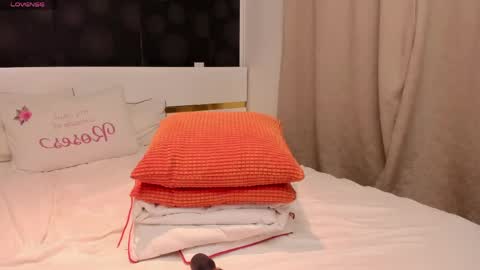 Snapshot of elisetyler89 chatting on April 27, 7:45 pm Elly online show from April 27, 7:45 pm