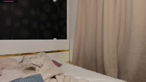 Snapshot of elisetyler89 chatting on May 1, 7:18 pm Elly online show from May 1, 7:18 pm