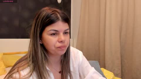 Snapshot of elisetyler89 chatting on May 9, 7:08 pm Elly online show from May 9, 7:08 pm