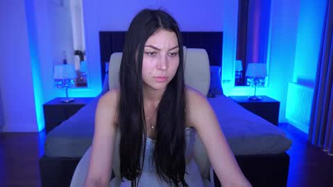 Snapshot of elisevelour chatting on May 23, 12:31 pm elisevelour online show from May 23, 12:31 pm