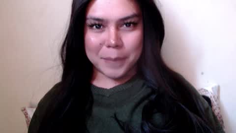 Snapshot of elisex18 chatting on November 5, 2:22 am Elise online show from November 5, 2:22 am