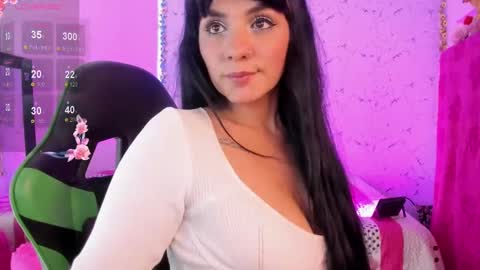 E L I S S A online show from September 19, 3:56 pm