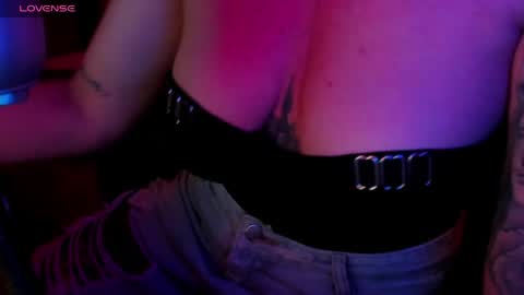 E L I S S A online show from April 13, 2:06 am