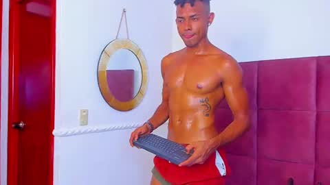 Snapshot of elite__models chatting on June 10, 5:45 pm Valentino Konny y Jhon online show from June 10, 5:45 pm