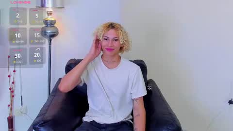 Snapshot of elite__models chatting on July 11, 3:09 am Valentino Konny y Jhon online show from July 11, 3:09 am