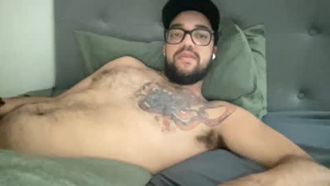 Snapshot of elitealex87 chatting on April 7, 4:46 am elitealex87 online show from April 7, 4:46 am