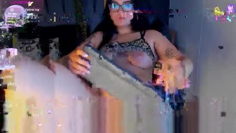 Snapshot of eliza_pink24 chatting on May 23, 8:13 pm eliza_pink24 online show from May 23, 8:13 pm