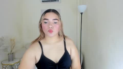 Snapshot of eliza_pryor chatting on May 22, 12:11 pm eliza_pryor online show from May 22, 12:11 pm
